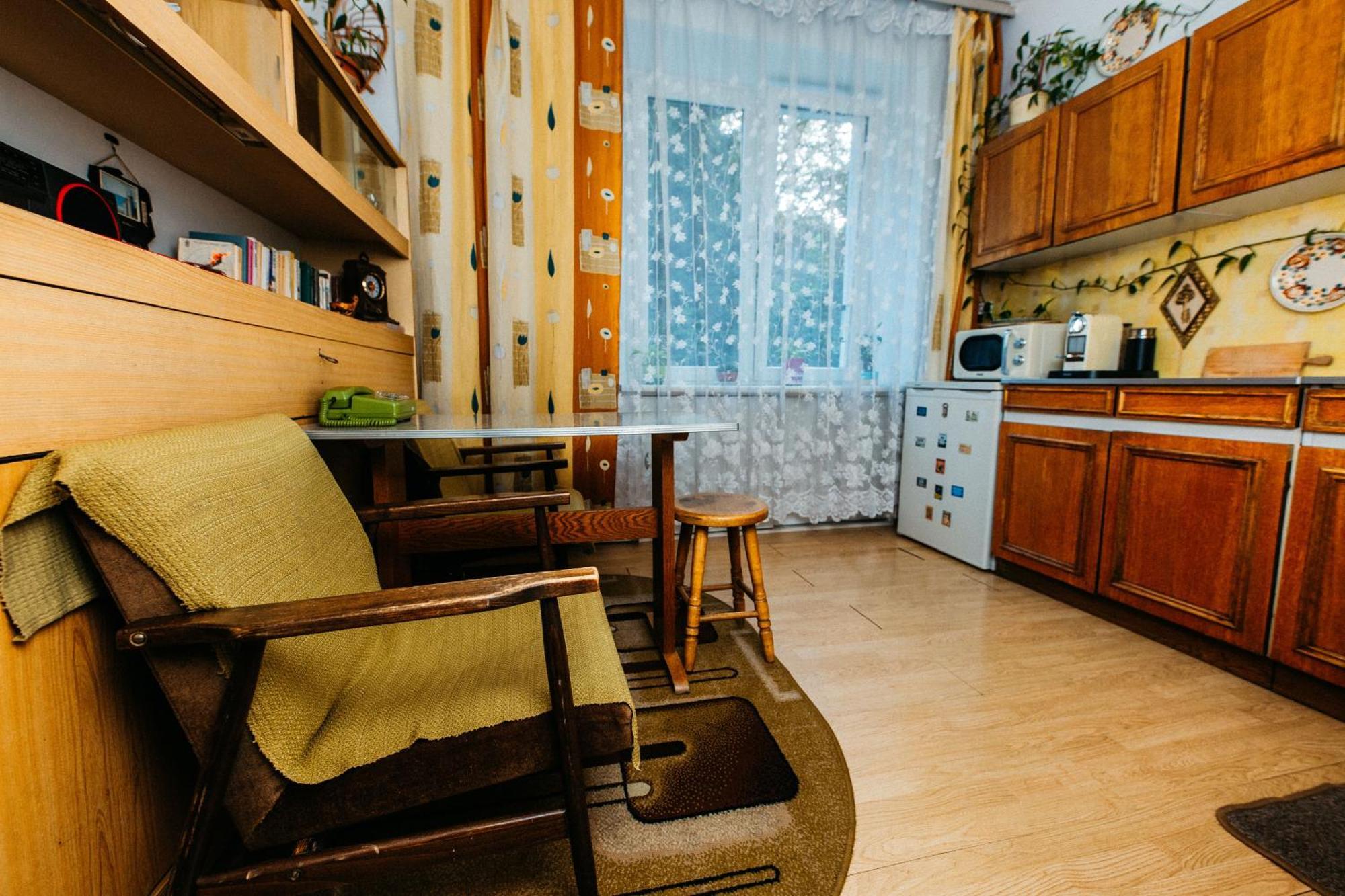 Feel The Old Socialist Style Apartment Cracovia Exterior foto